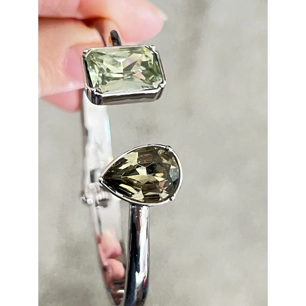 Silver‎ Toned Hinged Bracelet w/ 2 Greenish Color Settings 5